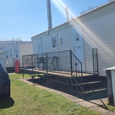 8 Berth Caravan Direct Beach Access Инголдмелс Экстерьер фото
