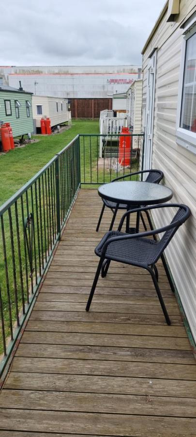 8 Berth Caravan Direct Beach Access Инголдмелс Экстерьер фото