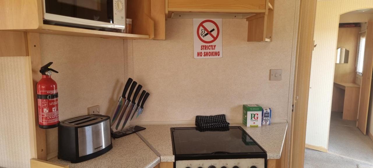 8 Berth Caravan Direct Beach Access Инголдмелс Экстерьер фото